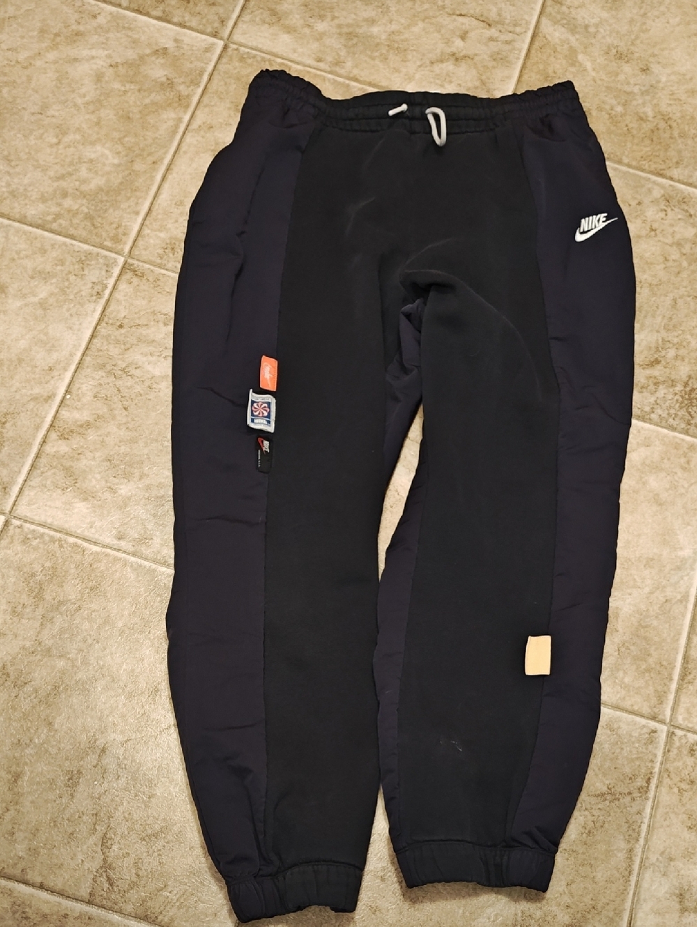 Nike Sportswear Club+ Multi-Logo model